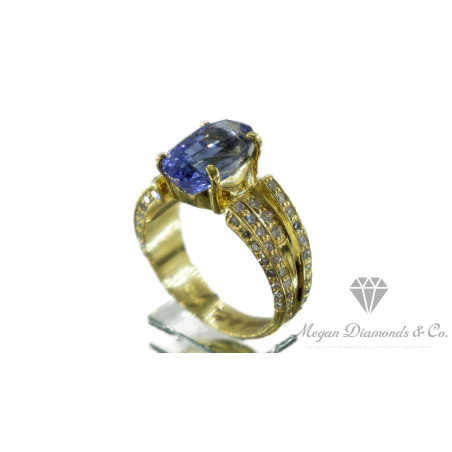 Yellow Gold Ring Unique Megan Diamonds & Co. Sapphire with diamonds