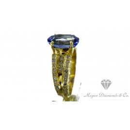 Yellow Gold Ring Unique Megan Diamonds & Co. Sapphire with diamonds