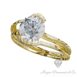 Woman Elegan Diamond Ring